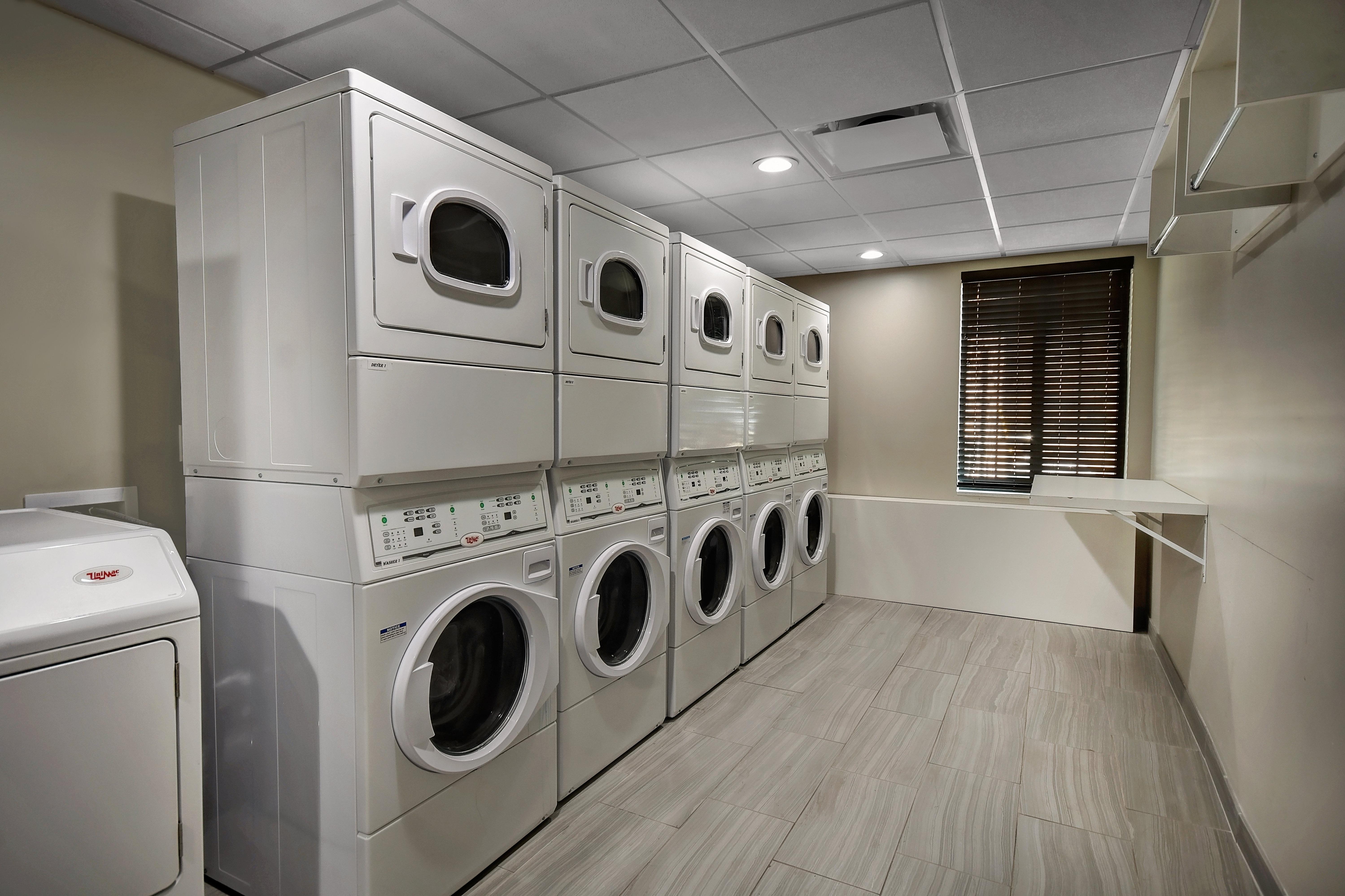Staybridge Suites - Holland By Ihg Luaran gambar