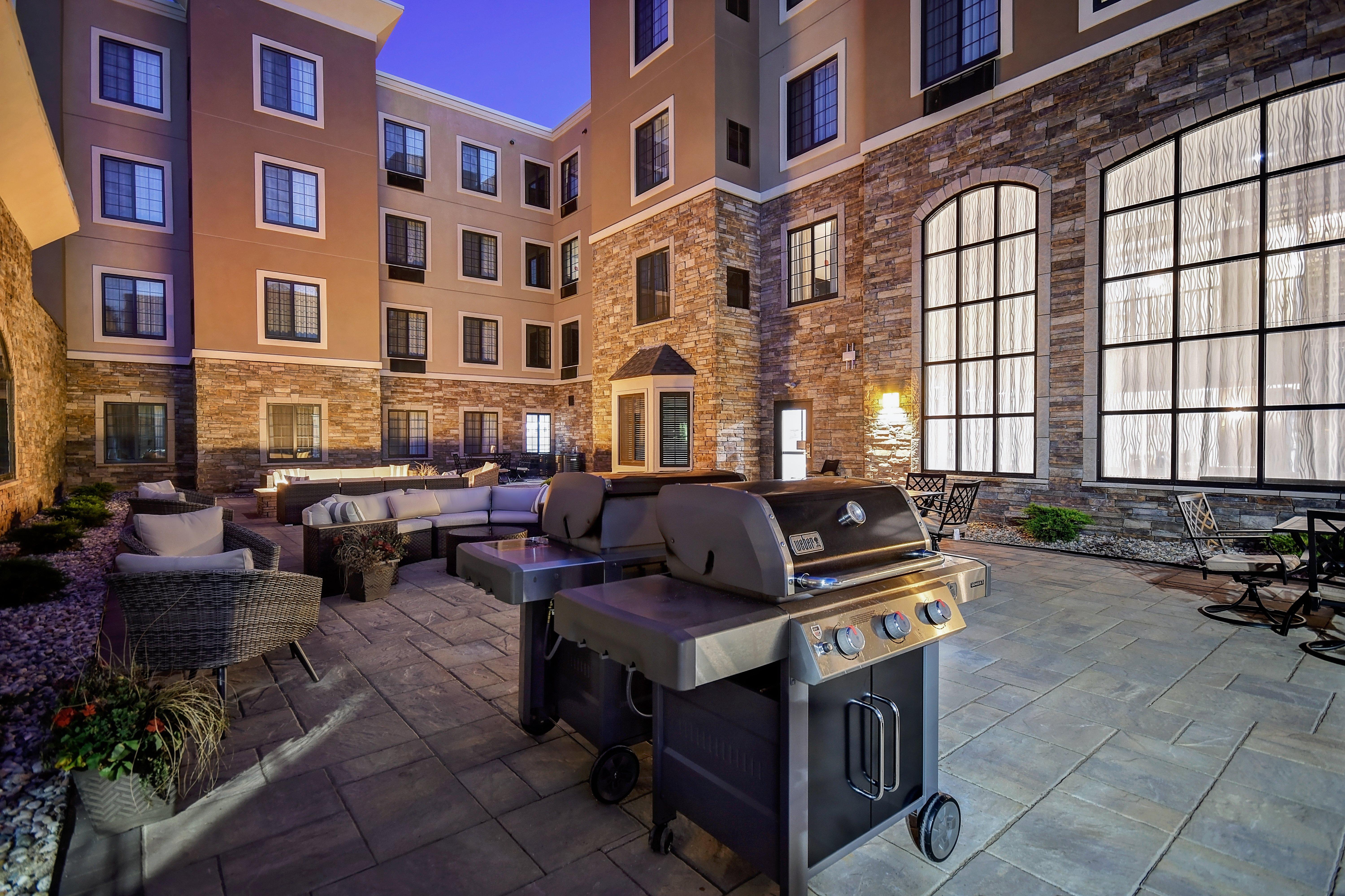 Staybridge Suites - Holland By Ihg Luaran gambar
